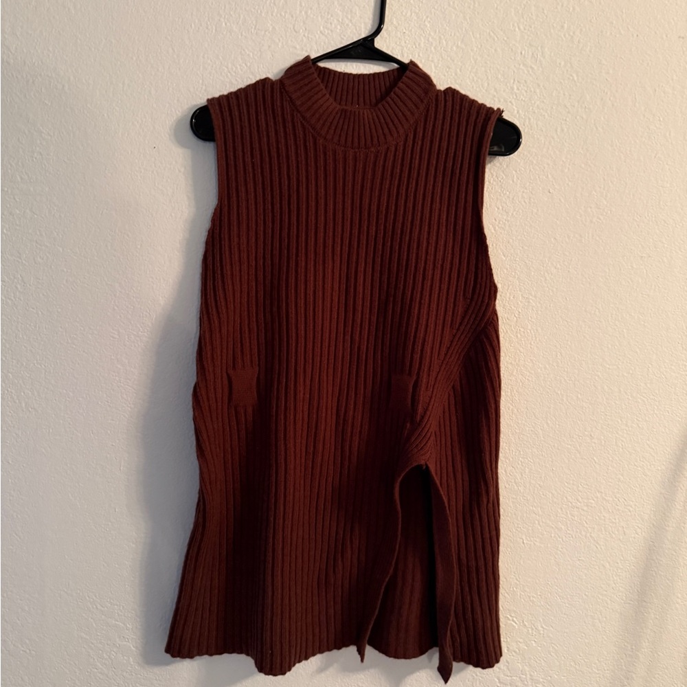 Sleeveless Ribbed Knit Sweater - Brown